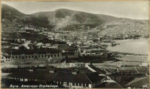 Postcard featuring the orphanage complex on the island of Syra (Syros). The complex, which housed and educated 3,000 children, was built by orphans and refugees.